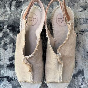 Toni Pons Origins Size 39 Lugano Tan Espadrille Wedge Sandals